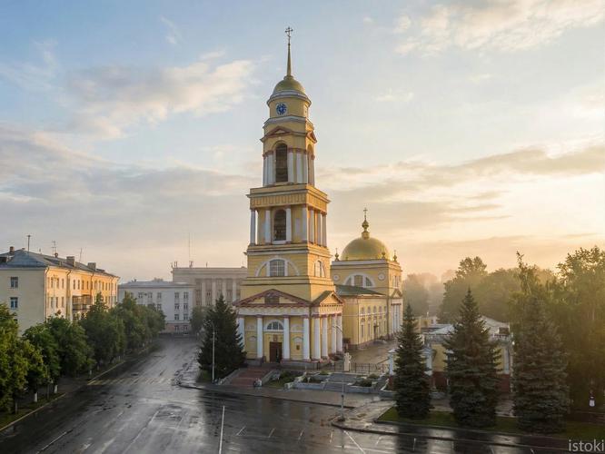 Автобус| В сердце Липецка: хлеб и соль — символ единства