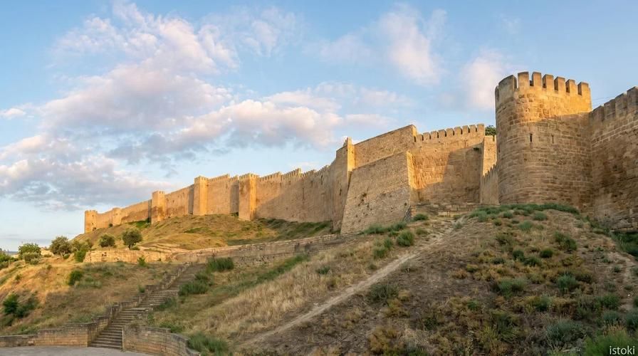 Каменная летопись Кавказа: сквозь века и горные хребты